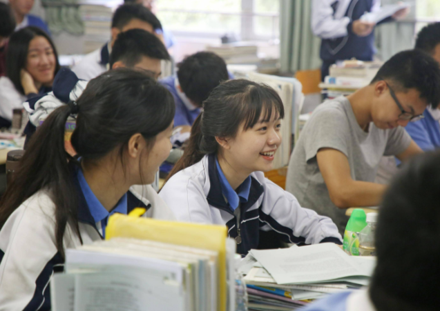 既建立言传身教的典范专业素质传道授业之路越走越广大 既建立言传身教的典范专业素质传道授业之路越走越广大